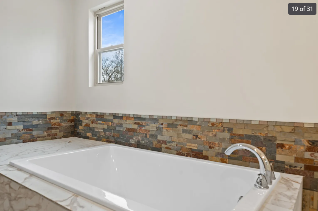 Master Bath - Spa Tub